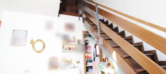 3 bedrooms House in Prato, Italy No. 60422 23