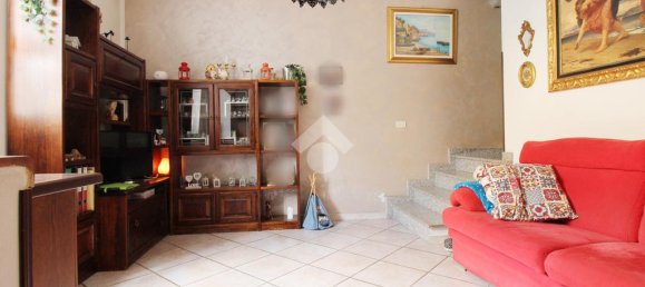 3 bedrooms House in Prato, Italy No. 60422 9