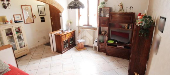 3 bedrooms House in Prato, Italy No. 60422 12