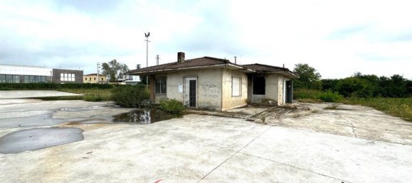 Земельный участок 10400м² в Монтеккьо Прекальчино, Италия № 291351 10