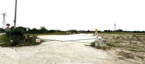 Земельный участок 10400м² в Монтеккьо Прекальчино, Италия № 291351 4