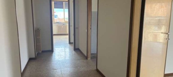 3-Zimmer Wohnung in Verano Brianza, Italy, Nr. 275381 3