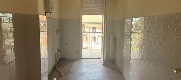 3-Zimmer Wohnung in Verano Brianza, Italy, Nr. 275381 8