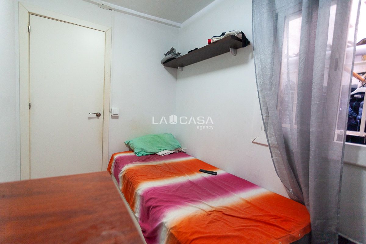 2 bedrooms Apartment in L'Hospitalet de Llobregat, Spain No. 234047