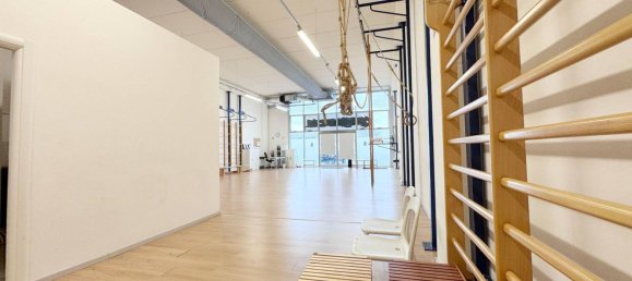 Коммерческая недвижимость 270м² в Понтедера, Италия № 328079 4