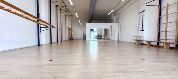 Коммерческая недвижимость 270м² в Понтедера, Италия № 328079 3