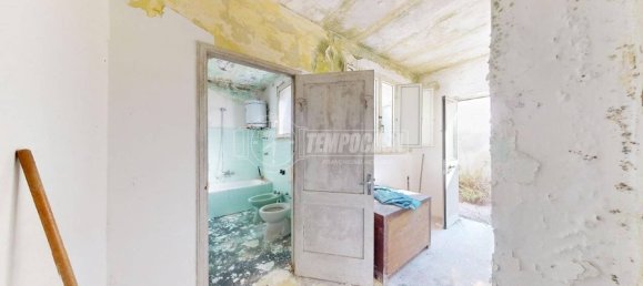 3 bedrooms House in Scorrano, Italy No. 27754 21