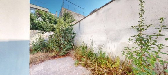 3 bedrooms House in Scorrano, Italy No. 27754 10