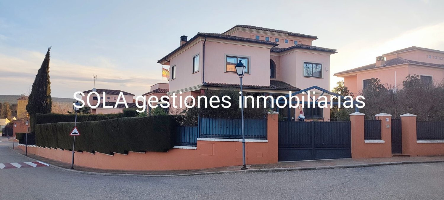 5 bedrooms House in Baeza, Spain No. 62624