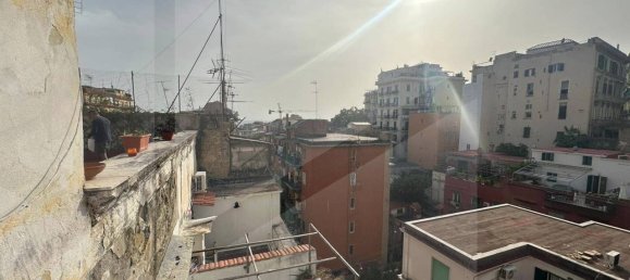 2 rooms Apartment in Naples, Italy No. 29284 5