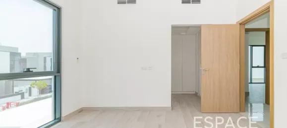 Villa de 5 dormitorios en Al Furjan, UAE No. 106095 16