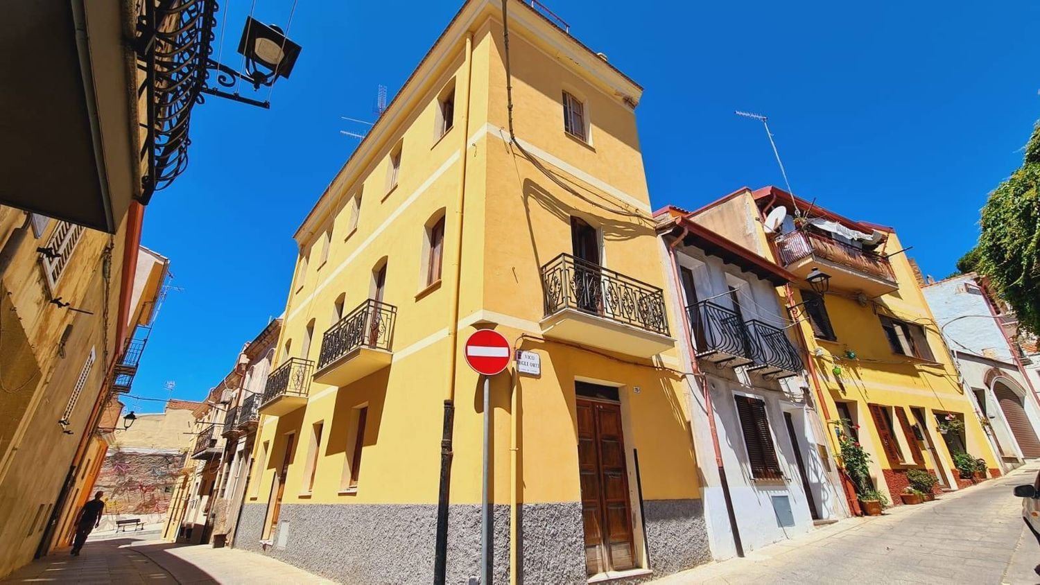 12 rooms Apartment in Sardinia, Italy No. 258951