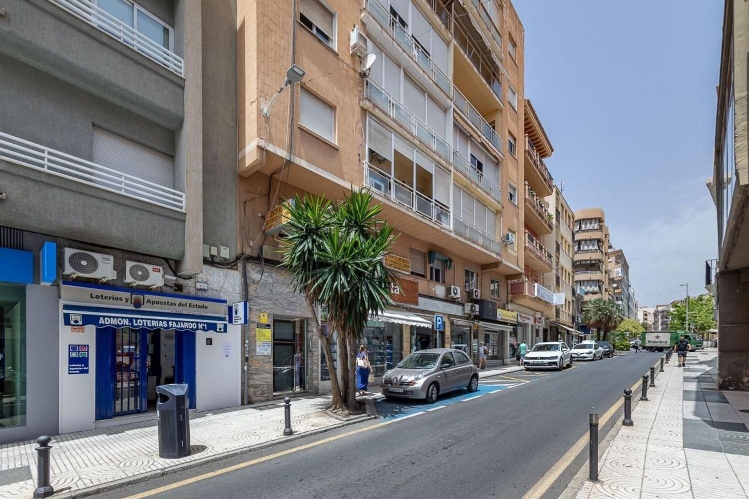 Apartamento de 3 dormitorios en Granada, Spain No. 148252