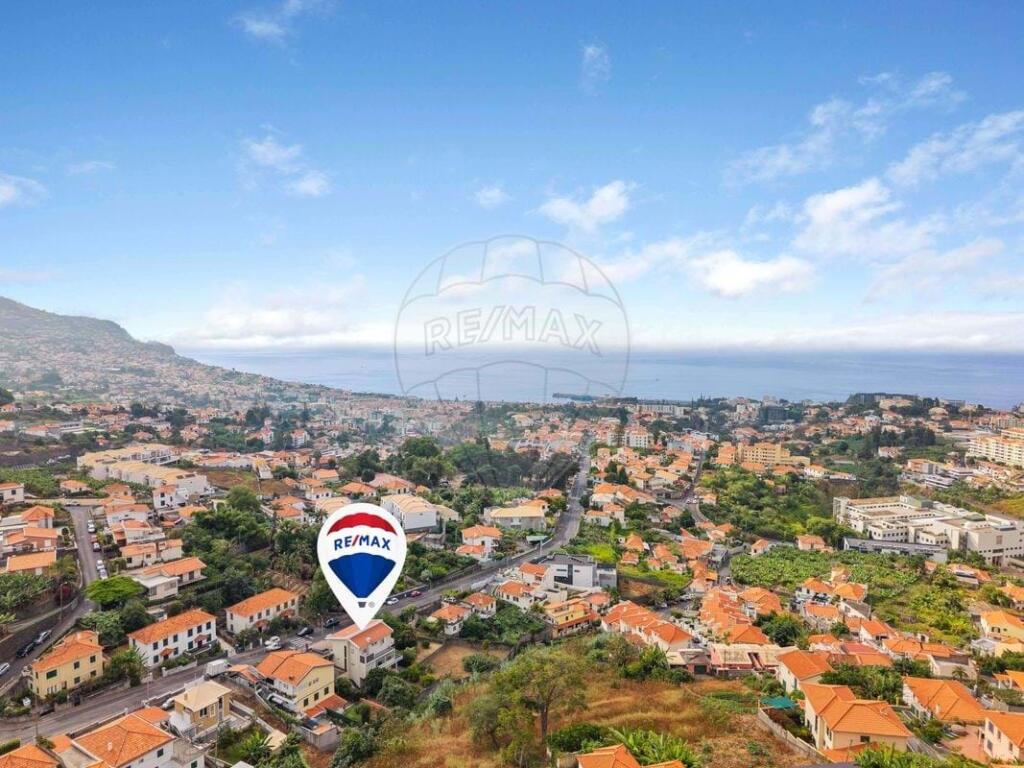 Villa de 8 dormitorios en Funchal, Portugal No. 225556