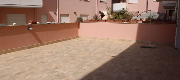 Квартира с 2 спальнями в Неттуно, Италия № 356446 3