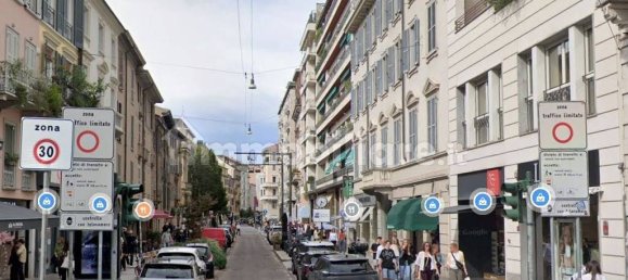 2 bedrooms Apartment in Milan, Italy No. 365938 2