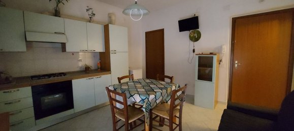 3 rooms Apartment in San Vincenzo, Italy No. 82930 4