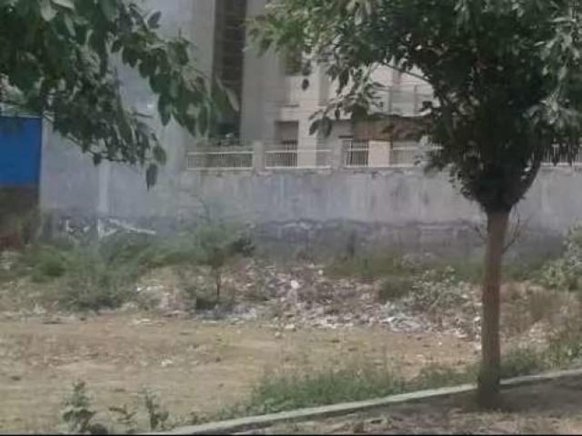 Grundstück in Noida, India, Nr. 37094