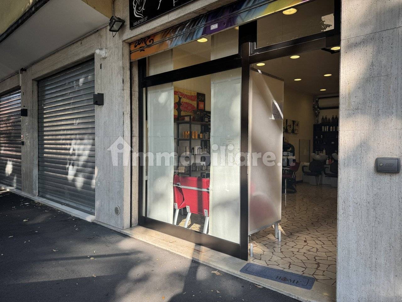 2 rooms Commercial property in Padua, Italy No. 322650