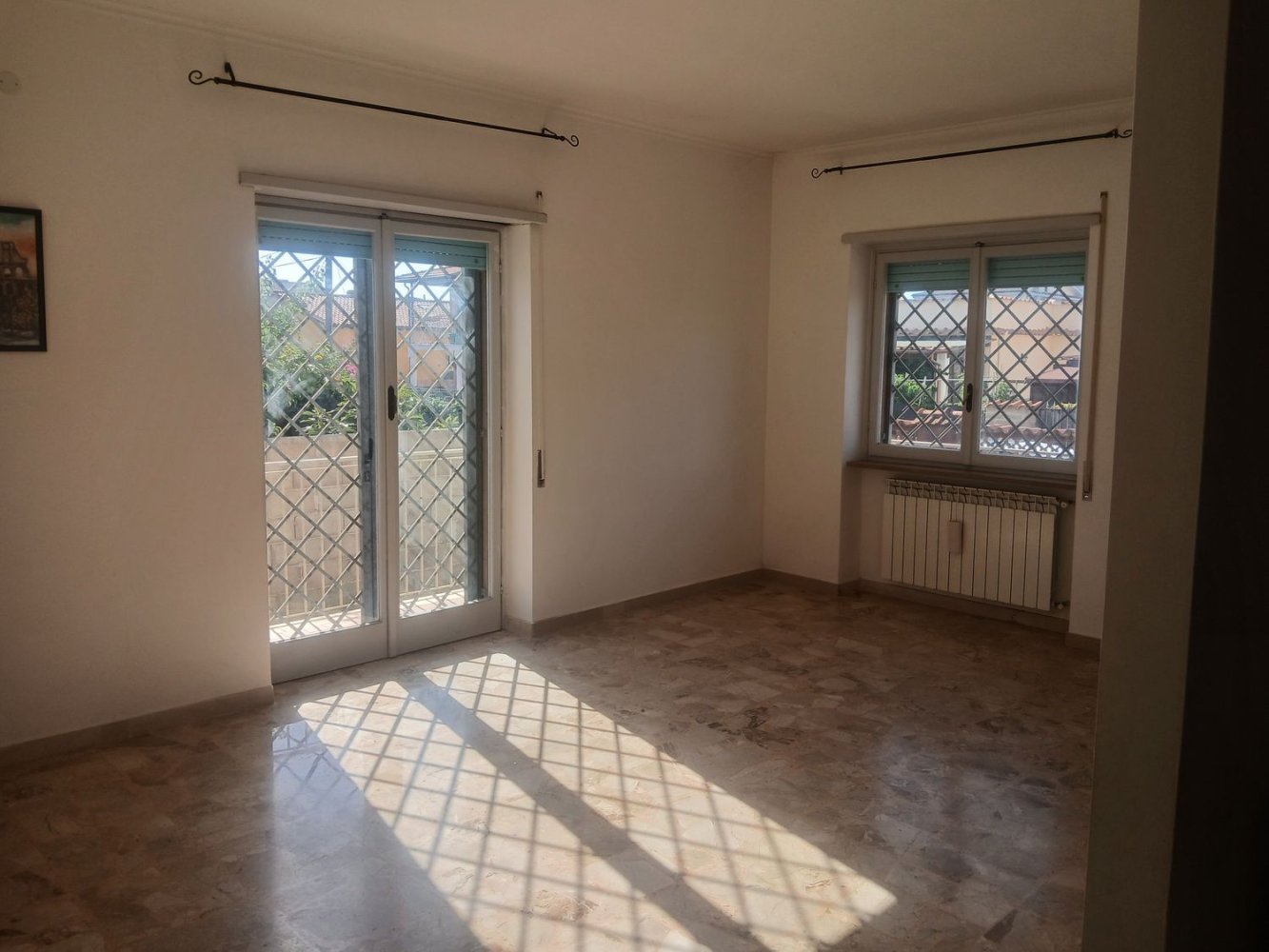 Apartamento de 4 dormitorios en Fiumicino, Italy No. 400098