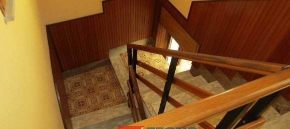 5 rooms House in Front, Italy No. 89126 6