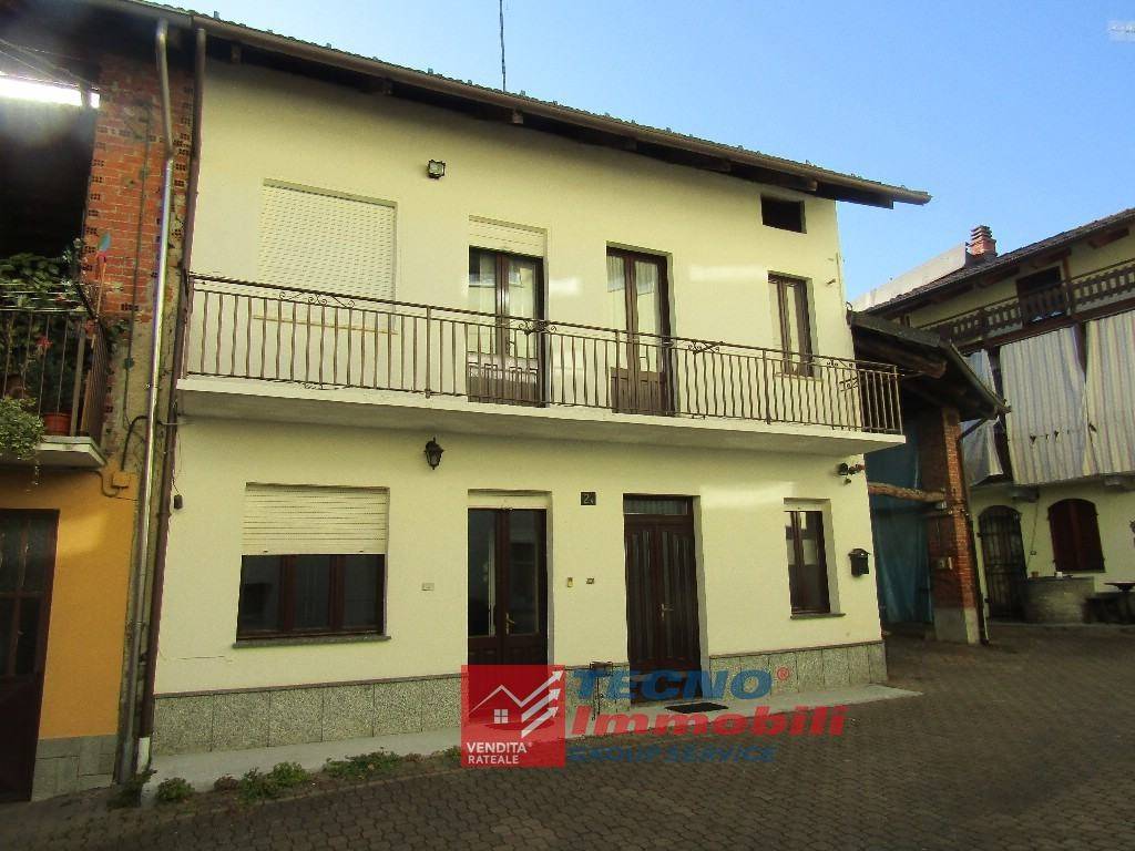 5 rooms House in Front, Italy No. 89126