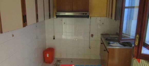 5 rooms House in Front, Italy No. 89126 5