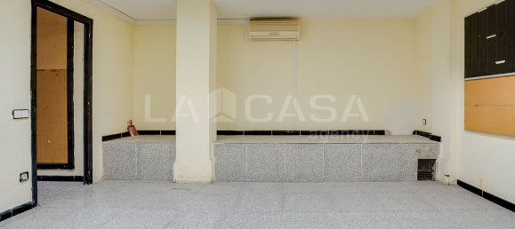  عقار تجاري في Cornella De Llobregat, Spain 551متر مربع رقم 182277 28