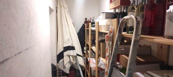 89m² Commercial property in Rome, Italy No. 189693 7