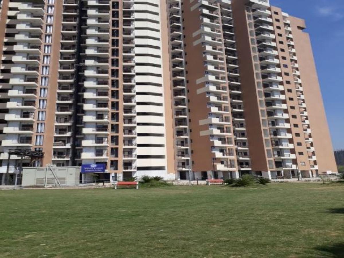 2 bedrooms House in Ghaziabad, India No. 2874