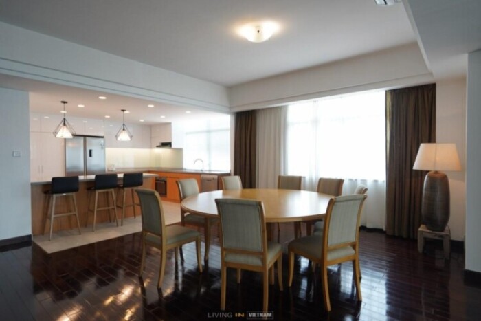 3 dormitorios apartamento en alquiler en District 3, Ho Chi Minh, Vietnam № 75050