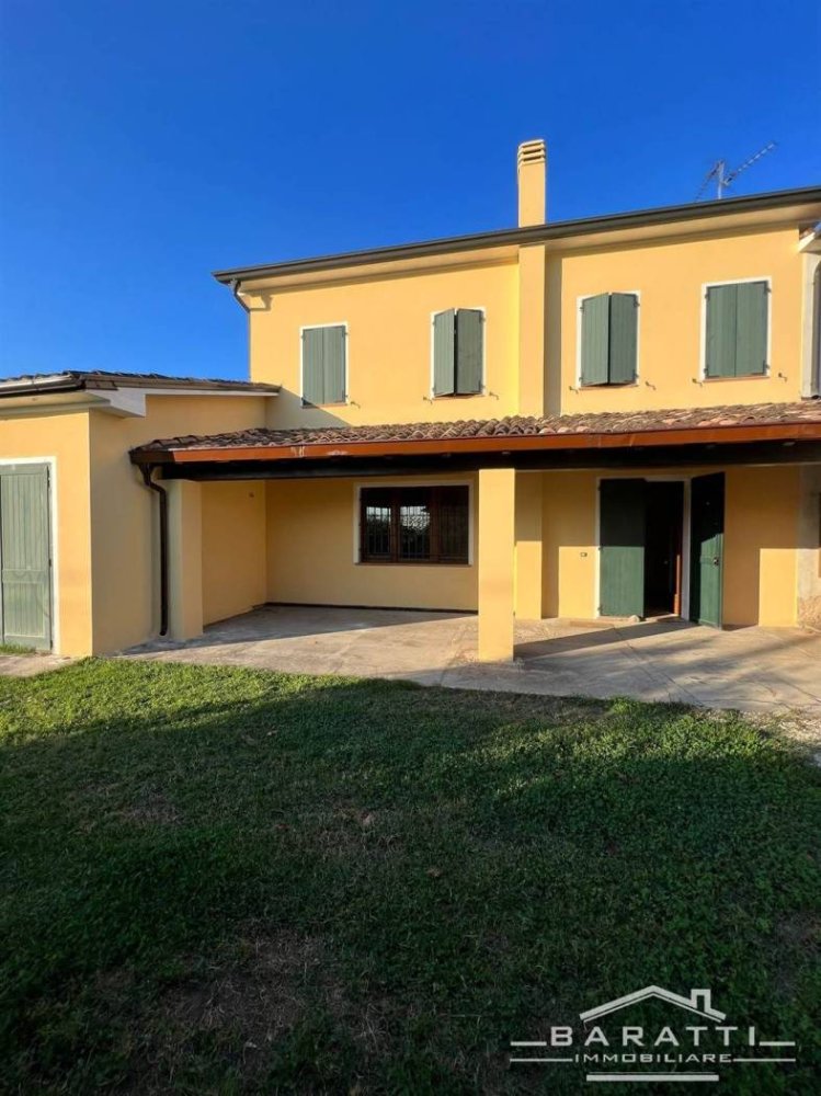 2 bedrooms Villa in Suzzara, Italy No. 172151