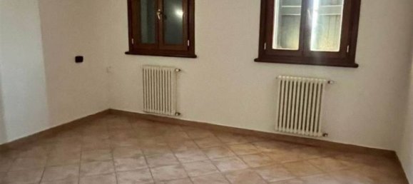 2 bedrooms Villa in Suzzara, Italy No. 172151 8
