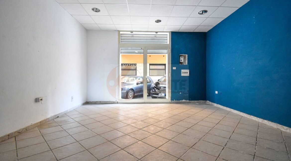  مستودع في Sassari, Italy 63متر مربع رقم 86299