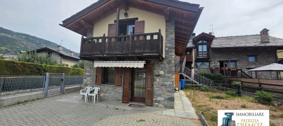 Вилла с 4 комнатами в Грессан, Италия № 309759 2