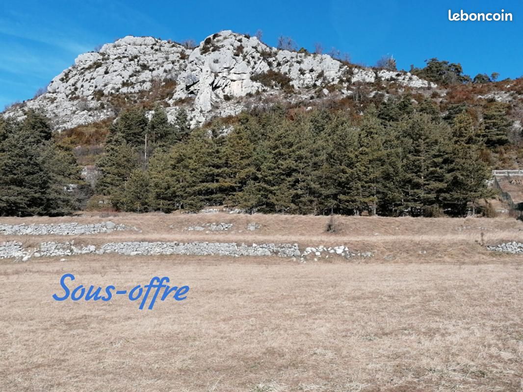  قطعة أرض في Caille, France 3000متر مربع رقم 102093