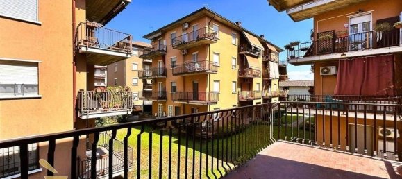 3 bedrooms Apartment in Pavia, Italy No. 283560 4