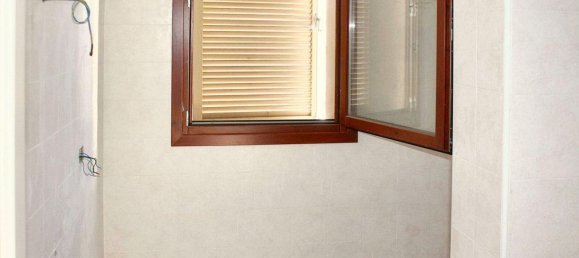 3-salle Appartement à Firenzuola, Italy No. 190886 7