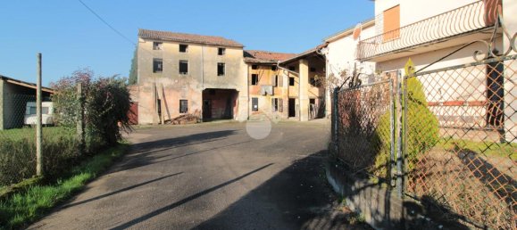 5 bedrooms House in Dueville, Italy No. 271767 3