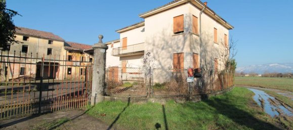 5 bedrooms House in Dueville, Italy No. 271767 11