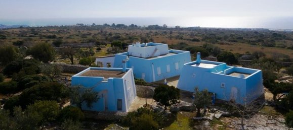 Villa de 6 dormitorios en Salve, Italy No. 381752 17