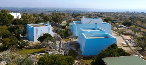 Villa de 6 dormitorios en Salve, Italy No. 381752 27