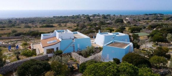 Villa de 6 dormitorios en Salve, Italy No. 381752 31