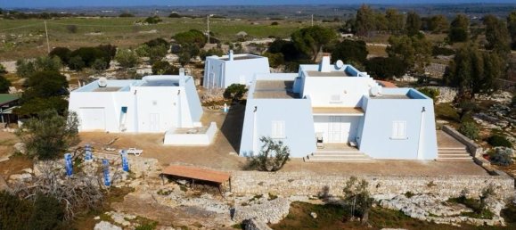 Villa de 6 dormitorios en Salve, Italy No. 381752 29