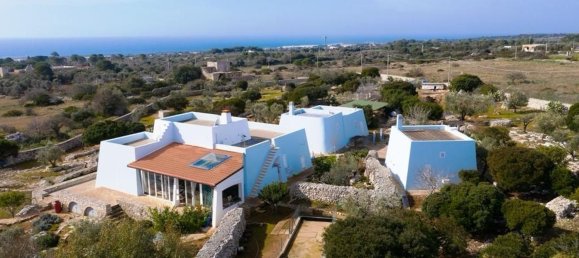 Villa de 6 dormitorios en Salve, Italy No. 381752 4