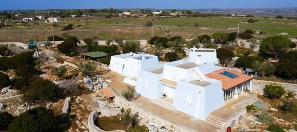 Villa de 6 dormitorios en Salve, Italy No. 381752 32