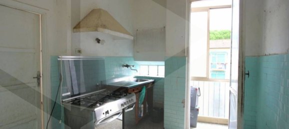 4 rooms Apartment in Pisa, Italy No. 23137 5