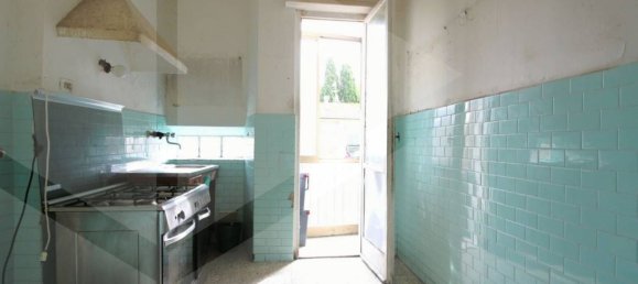 4 rooms Apartment in Pisa, Italy No. 23137 8