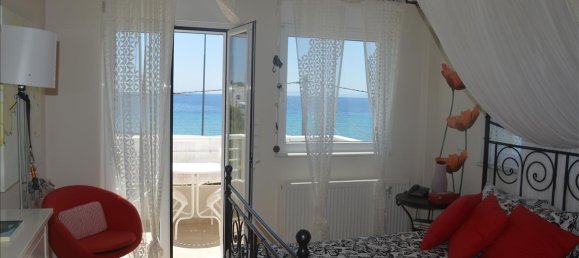 5 Schlafzimmer Villa in Kalyvia Thorikou, Greece, Nr. 6714 11