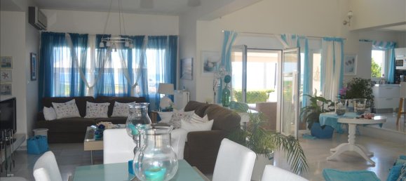 5 bedrooms Villa in Kalyvia Thorikou, Greece No. 6714 16